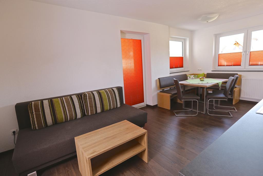 Ladis Living Apartment Bilik gambar